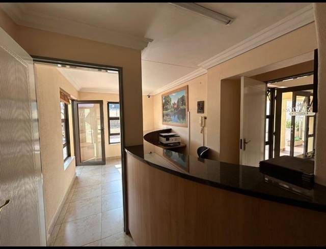 12 BEDROOM HOUSE FOR SALE IN SOUTH KENSINGTON